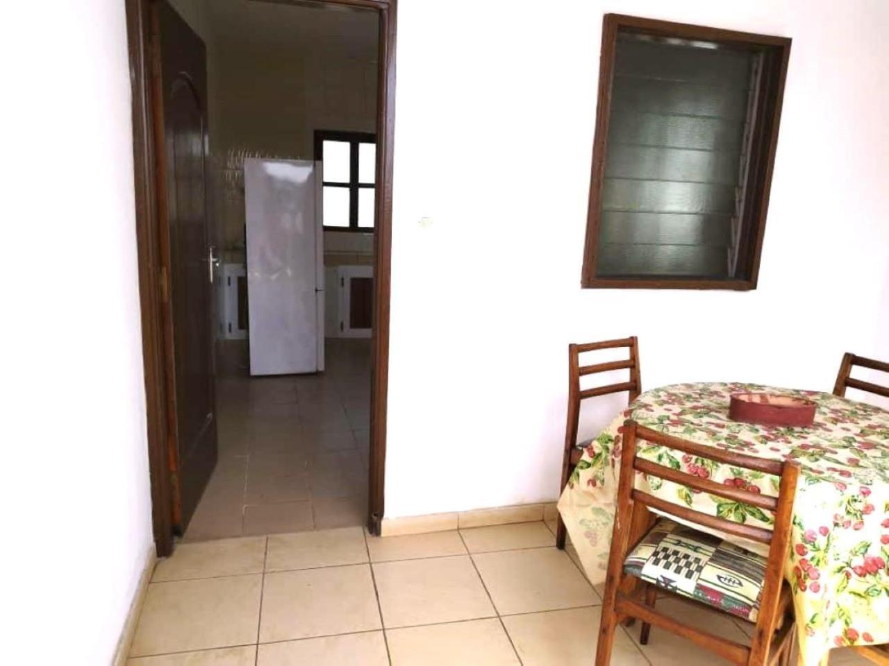 Rosalie'S Suites โลเม ภายนอก รูปภาพ