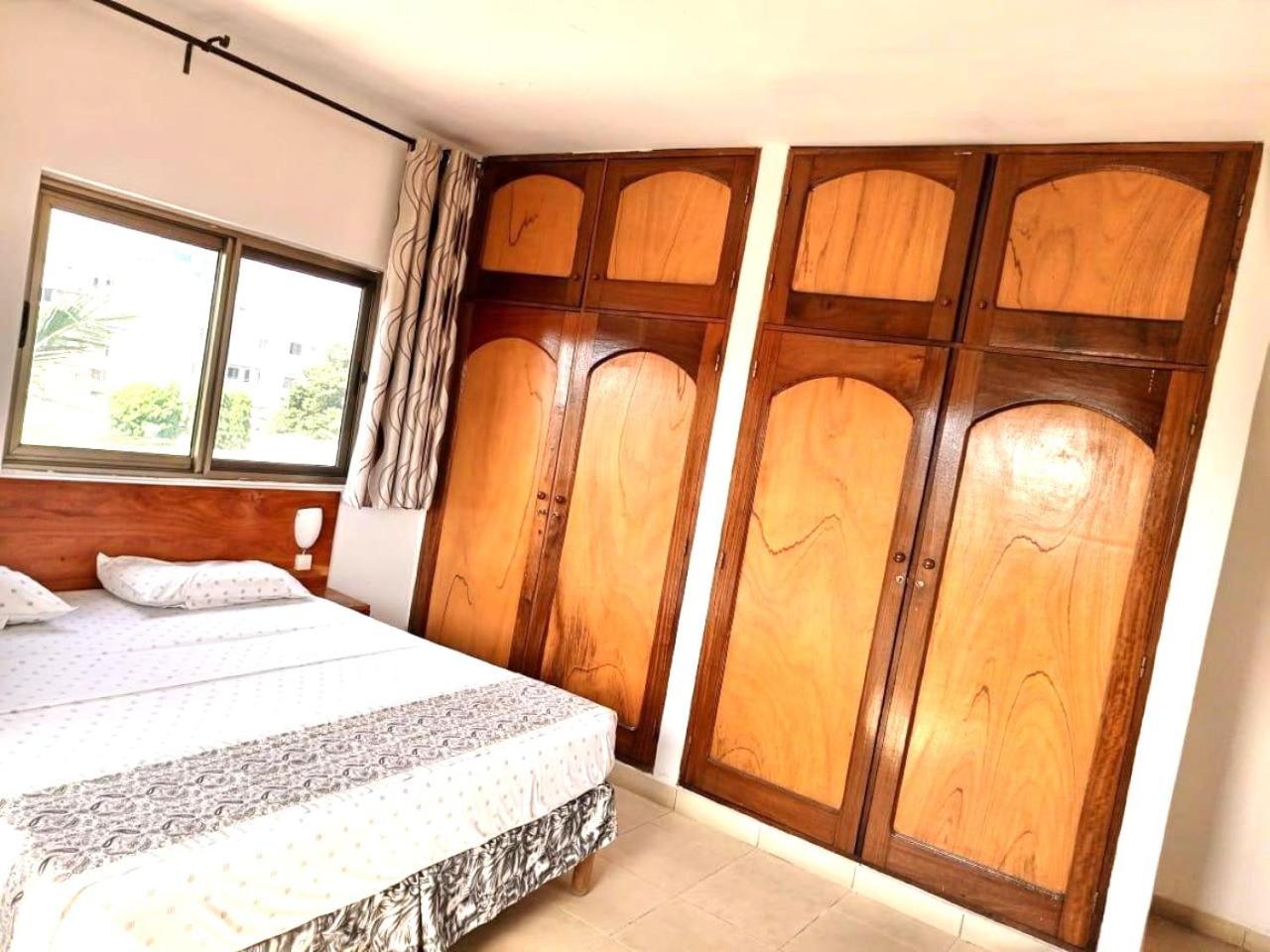 Rosalie'S Suites โลเม ภายนอก รูปภาพ