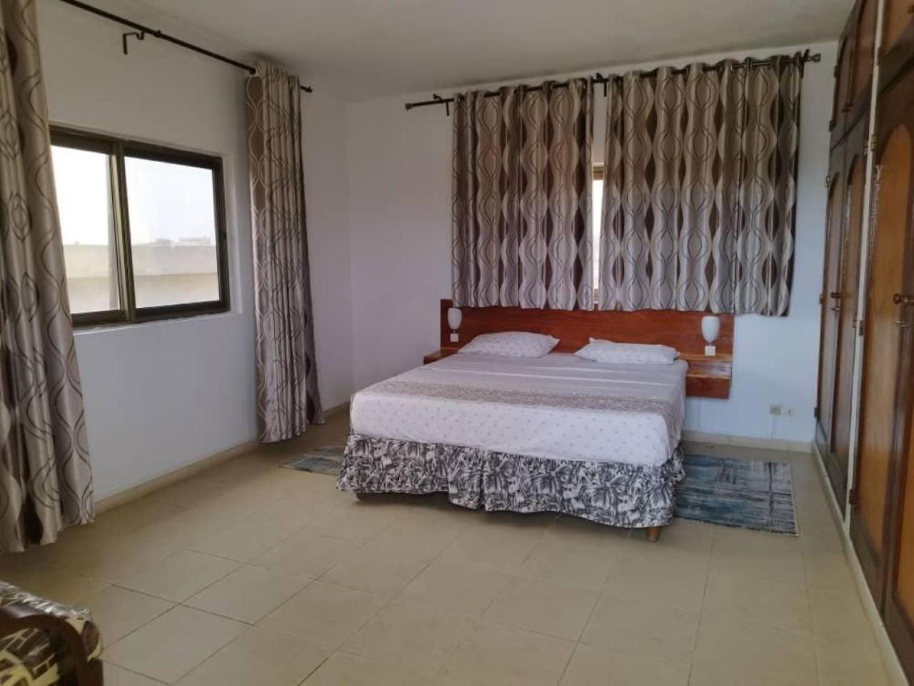 Rosalie'S Suites โลเม ภายนอก รูปภาพ