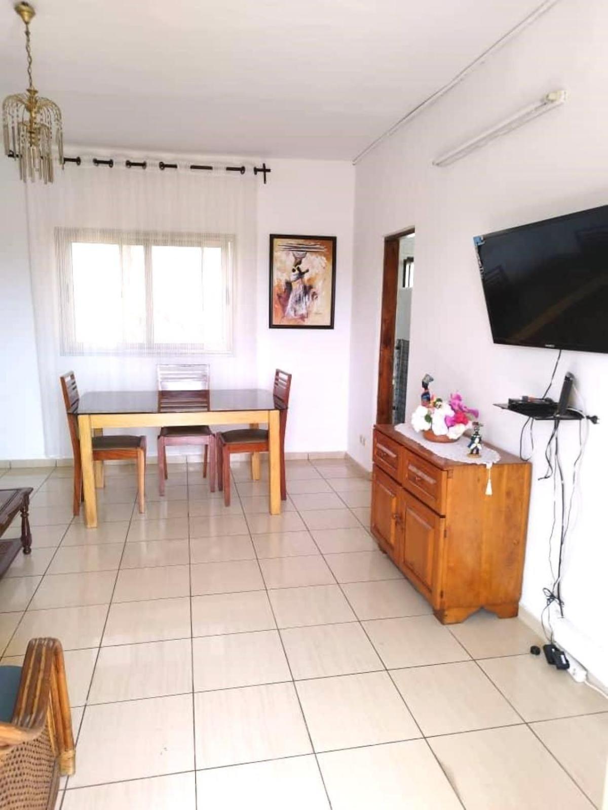 Rosalie'S Suites โลเม ภายนอก รูปภาพ