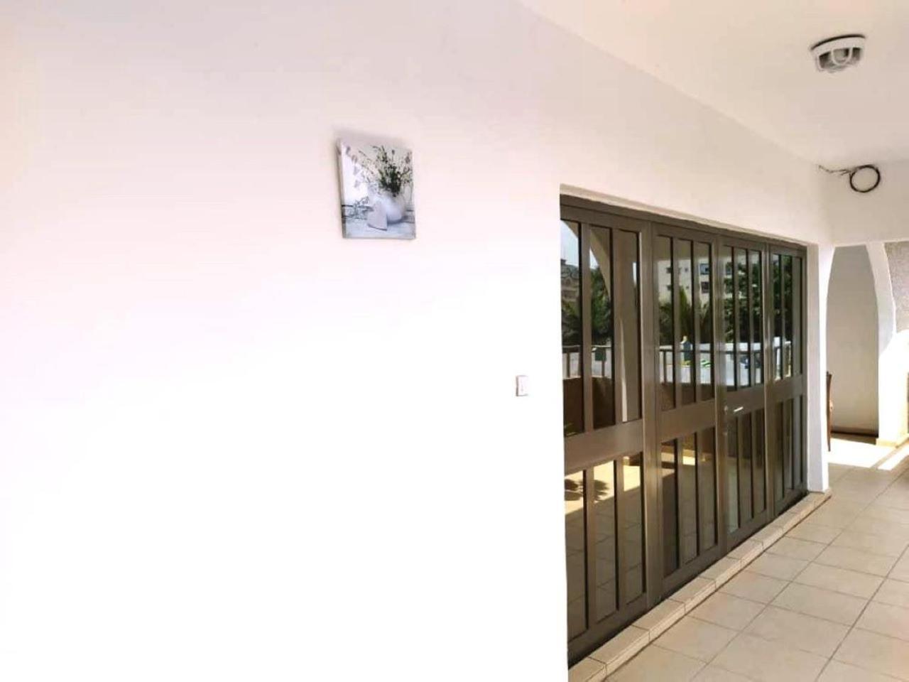 Rosalie'S Suites โลเม ภายนอก รูปภาพ