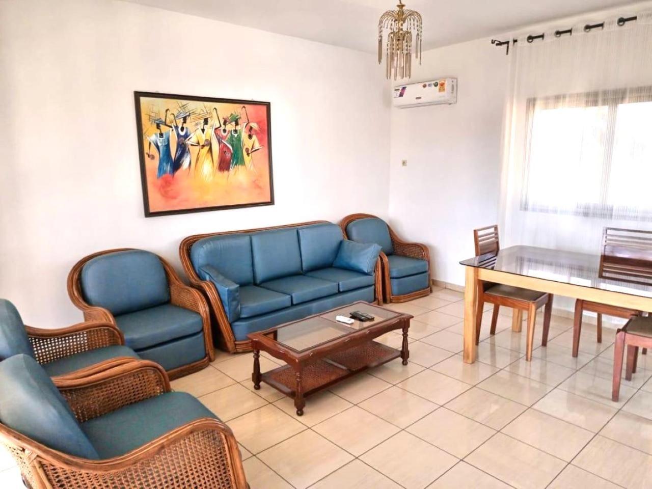 Rosalie'S Suites โลเม ภายนอก รูปภาพ