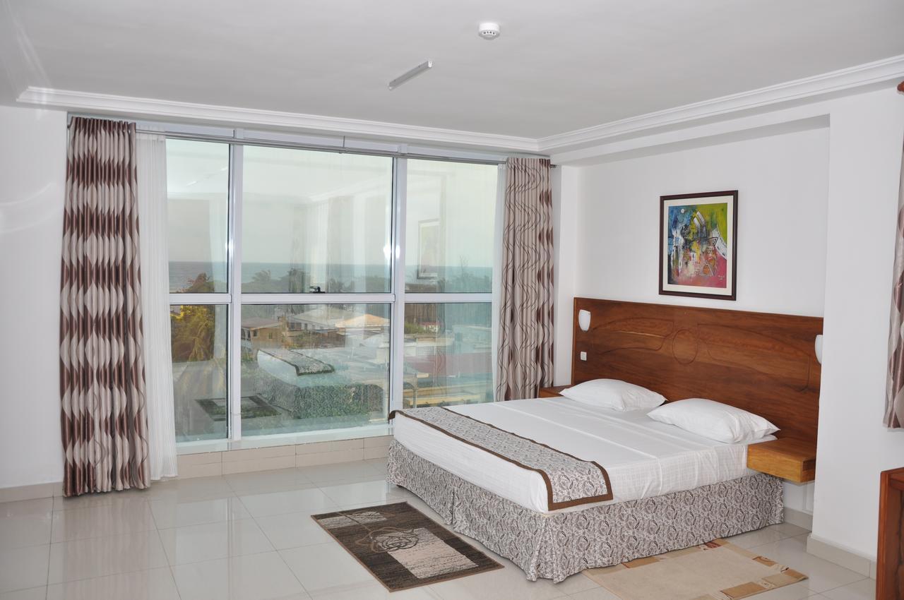 Rosalie'S Suites โลเม ภายนอก รูปภาพ