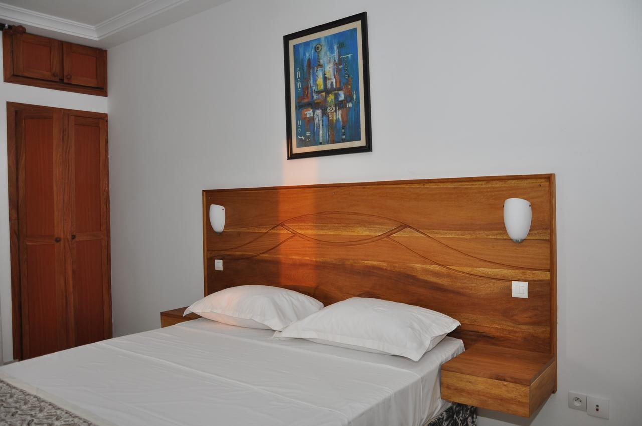 Rosalie'S Suites โลเม ภายนอก รูปภาพ