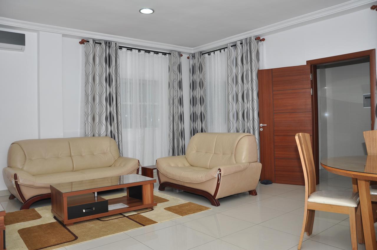 Rosalie'S Suites โลเม ภายนอก รูปภาพ