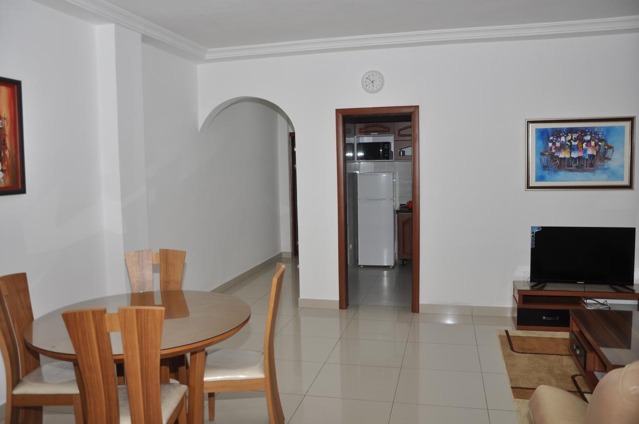 Rosalie'S Suites โลเม ภายนอก รูปภาพ