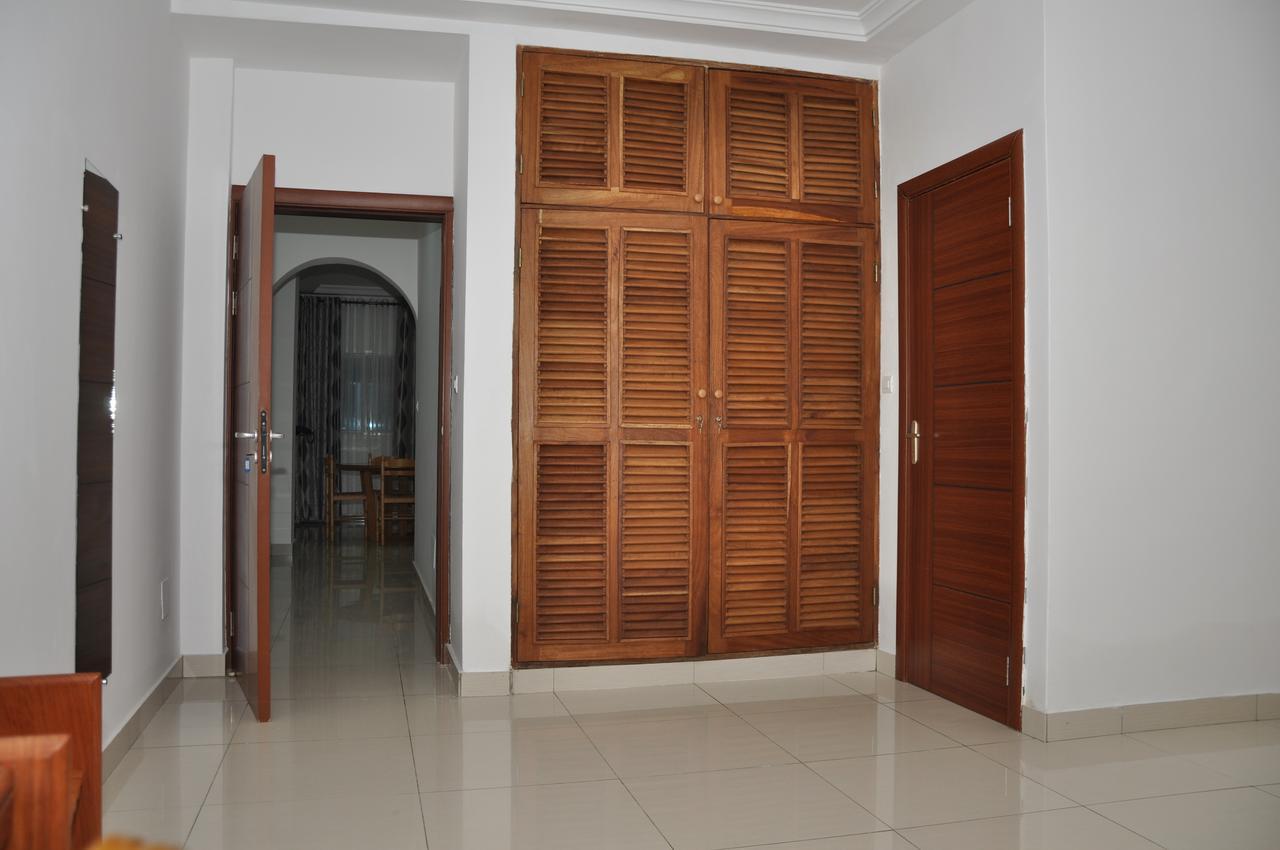 Rosalie'S Suites โลเม ภายนอก รูปภาพ