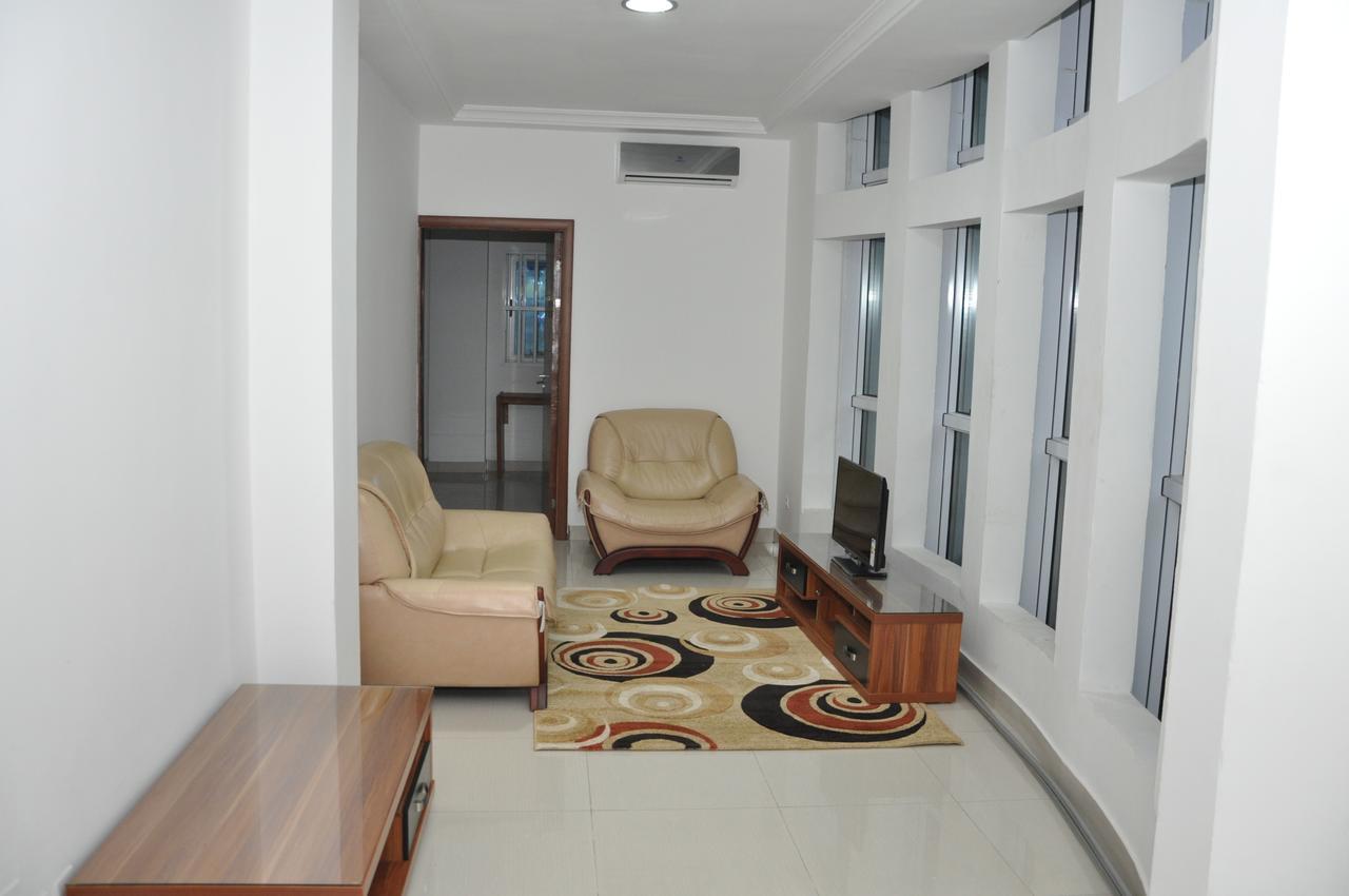 Rosalie'S Suites โลเม ภายนอก รูปภาพ