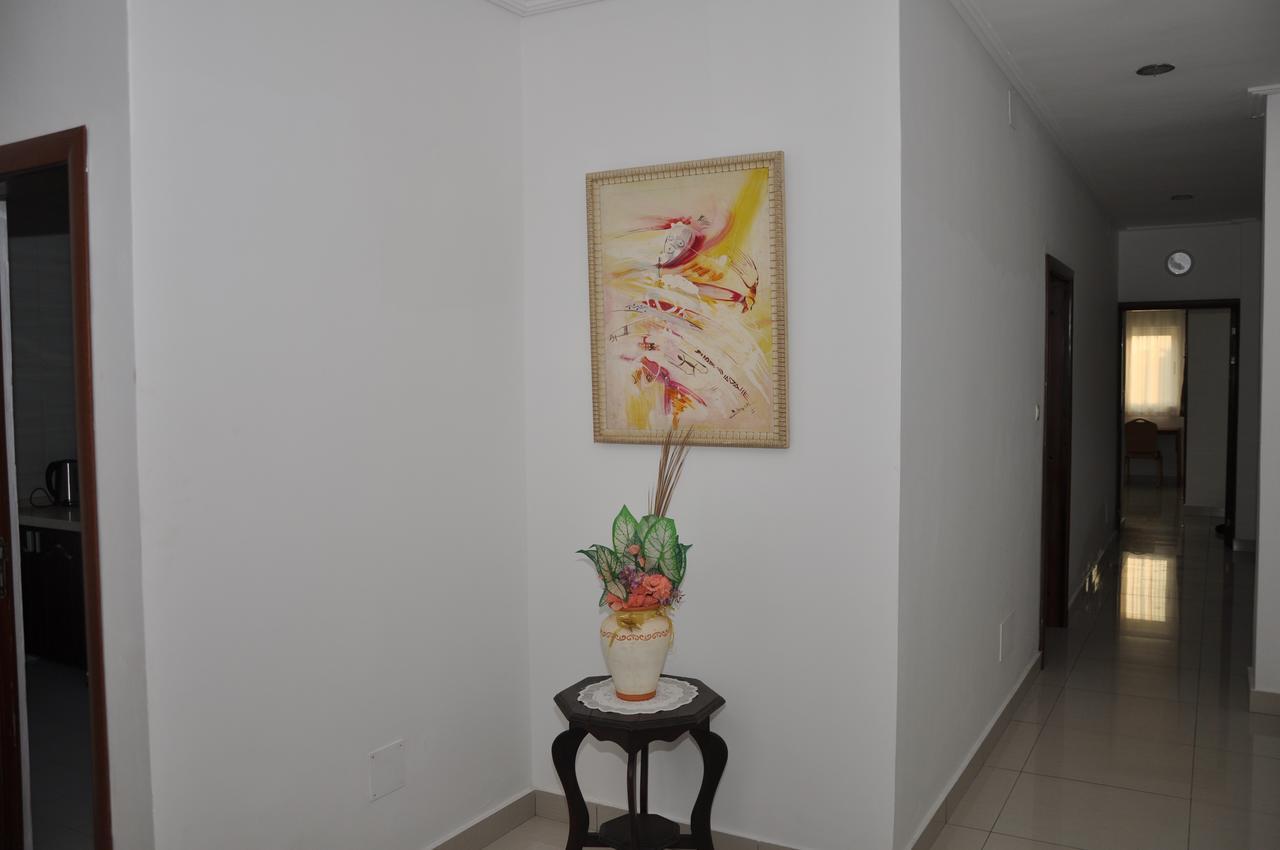 Rosalie'S Suites โลเม ภายนอก รูปภาพ