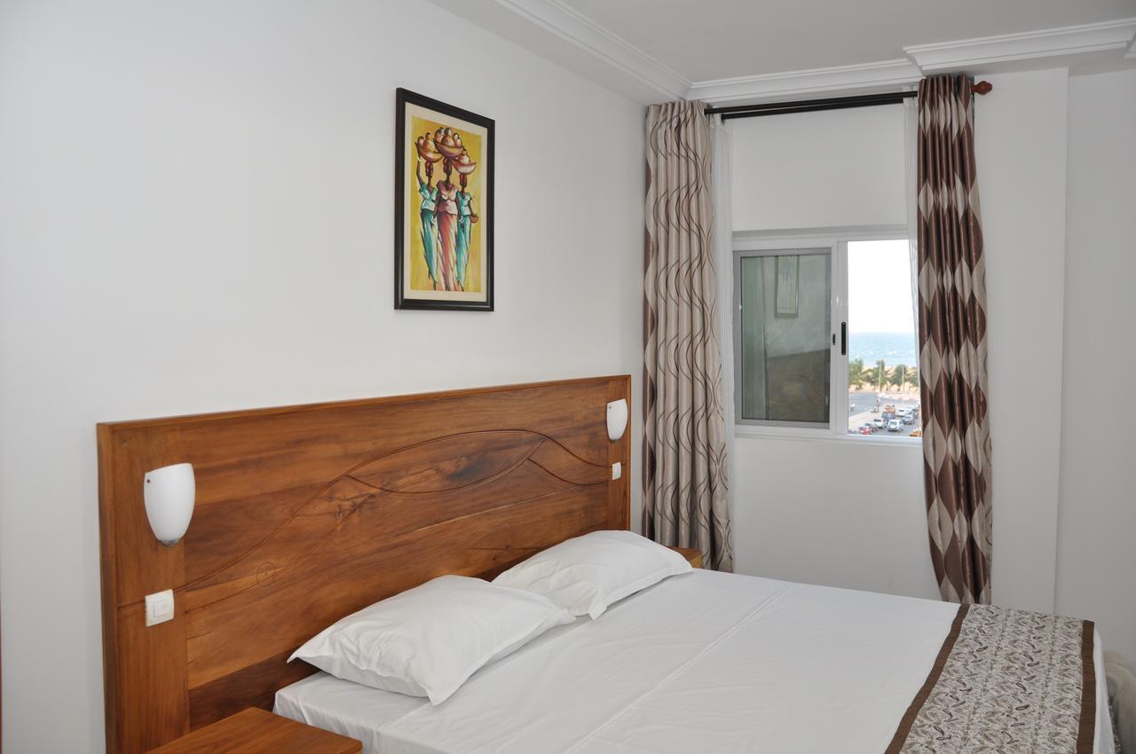 Rosalie'S Suites โลเม ภายนอก รูปภาพ