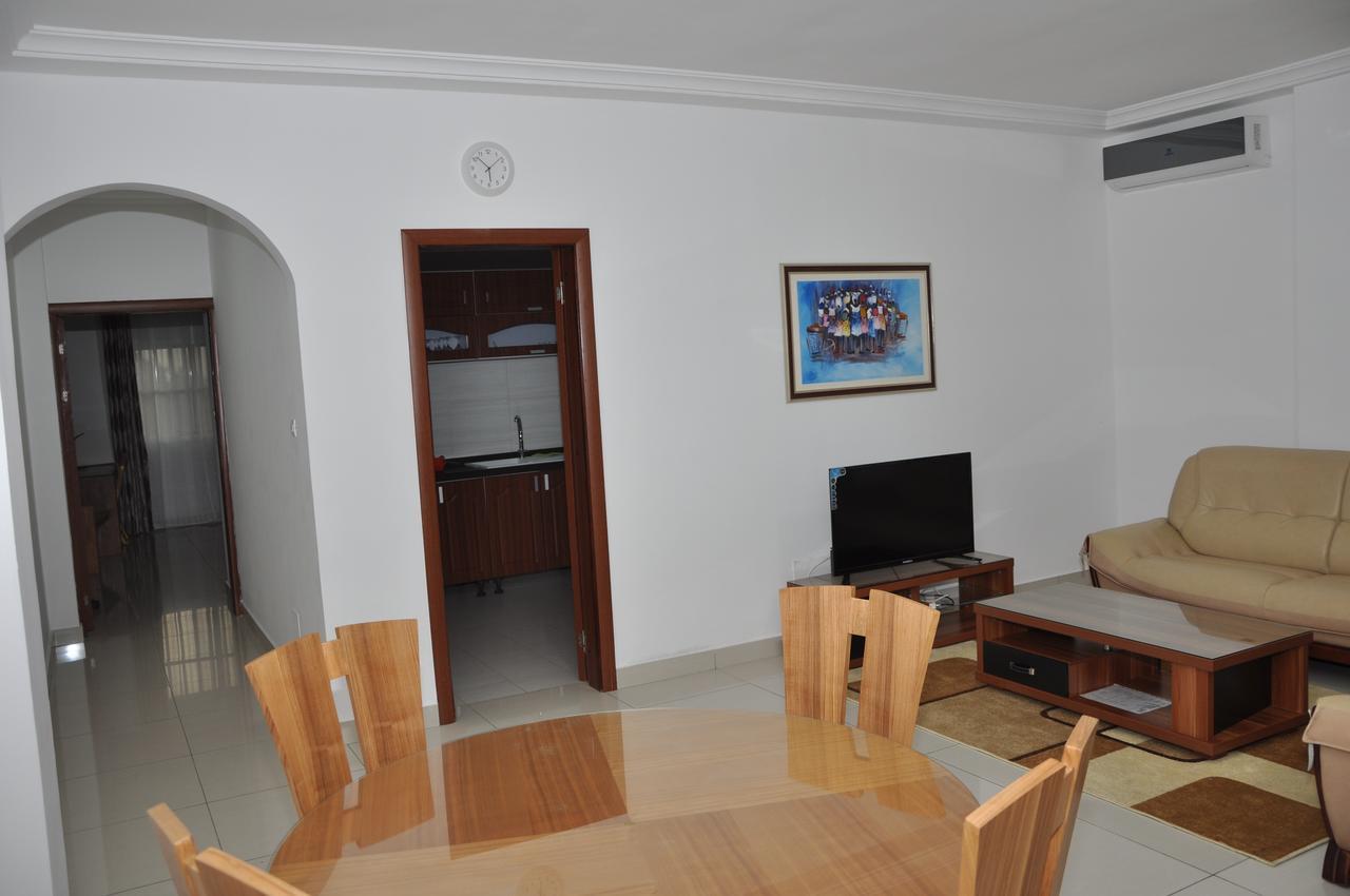 Rosalie'S Suites โลเม ภายนอก รูปภาพ