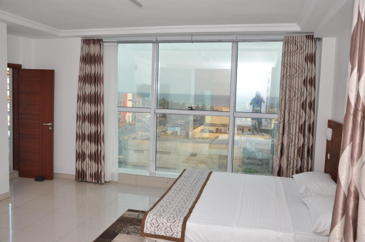 Rosalie'S Suites โลเม ภายนอก รูปภาพ