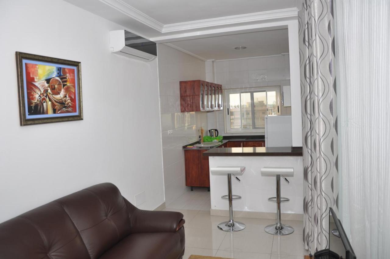 Rosalie'S Suites โลเม ภายนอก รูปภาพ